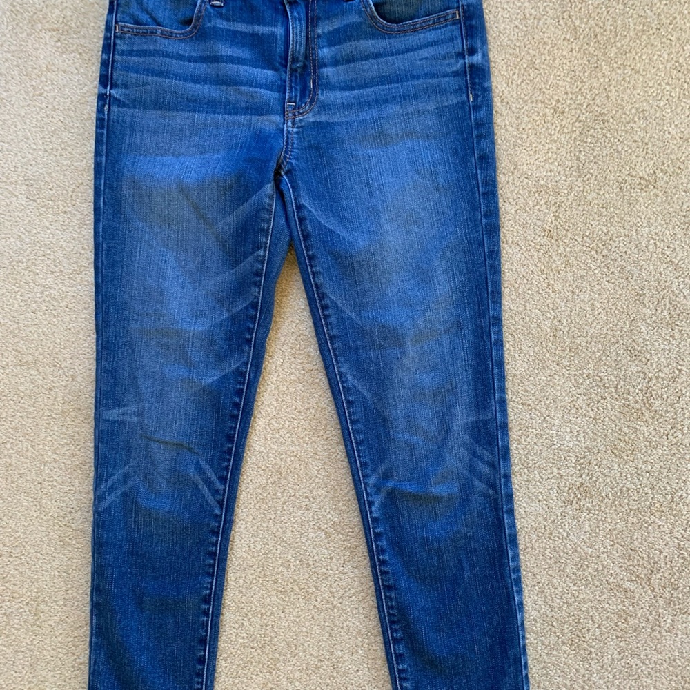 Ladies Jeans.  American Eagle Crop!  Size 4.  $15